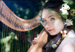 Singer-Harpist Siobhan Owen